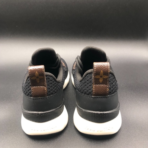 Louis Vuitton sneakers - Picture 3 of 5
